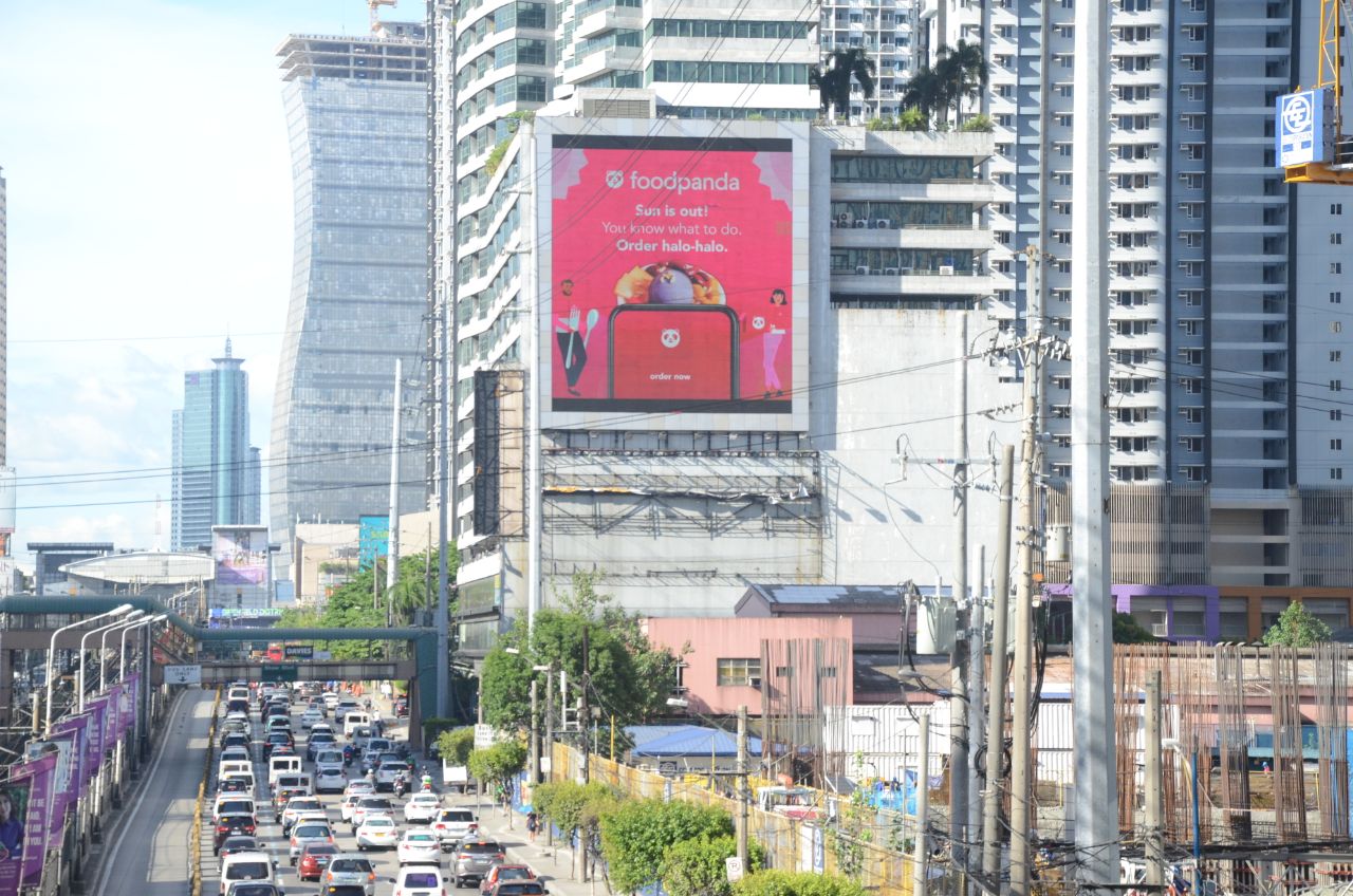 quảng cáo DOOH thay đổi theo ngữ cảnh