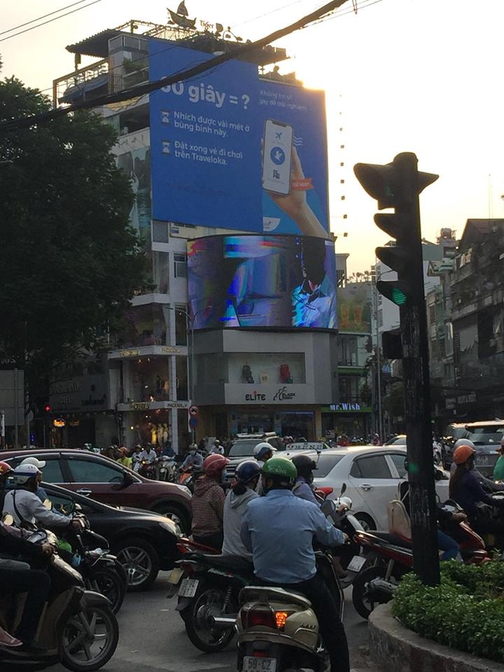 bảng quảng cáo vòng xoay